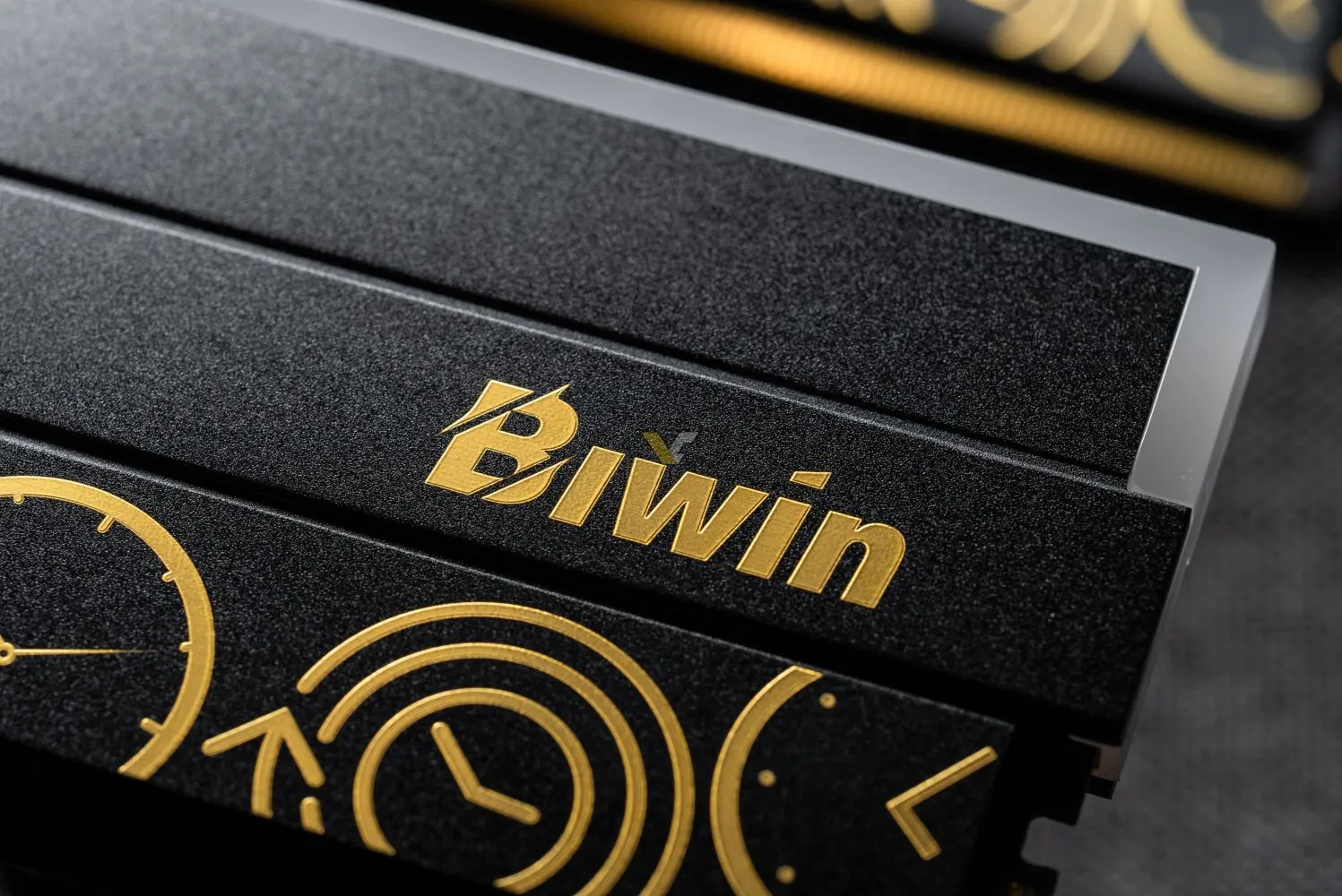 Biwin از حافظه OC Lab Gold Edition DW100 DDR5-8000 با دو پروفایل EXPO رونمایی کرد